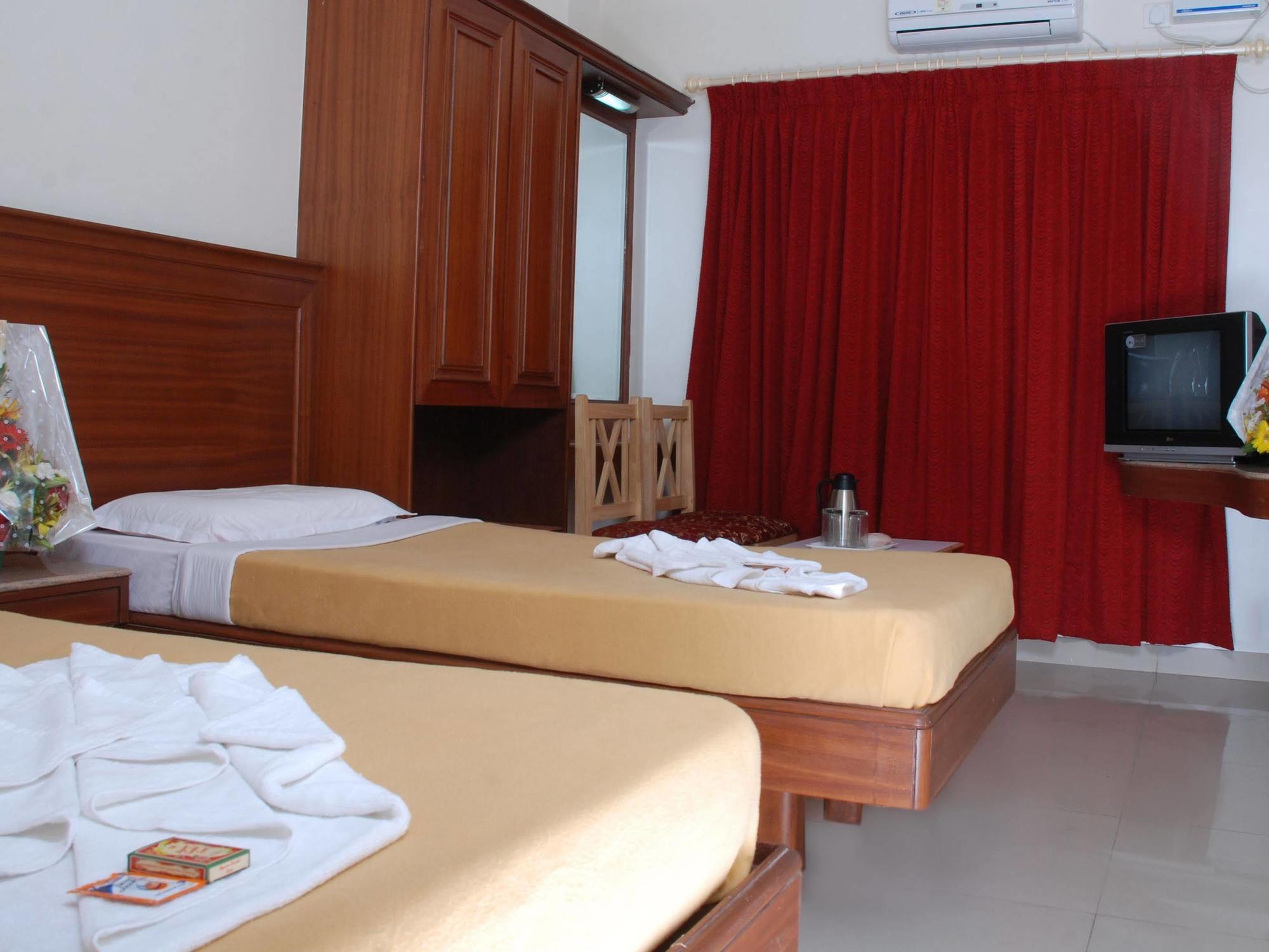 Hotel Oyo 38662 Snt Comforts Bangalore